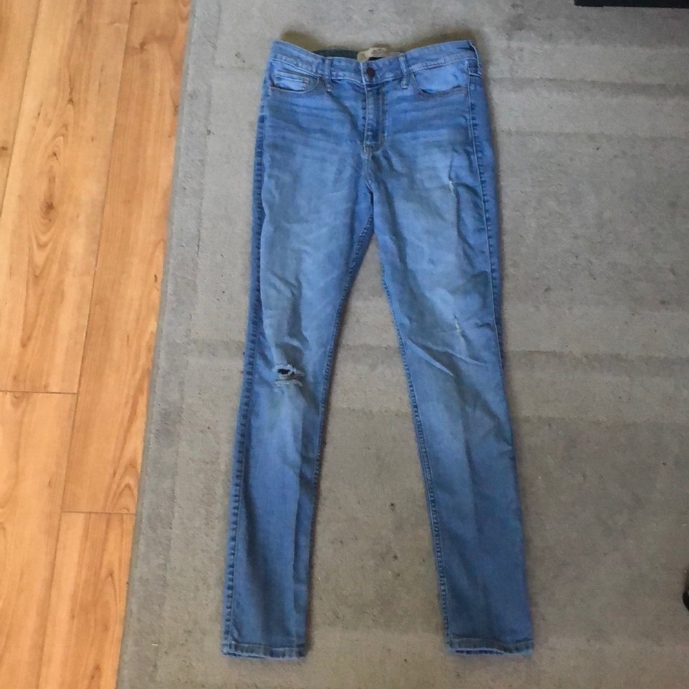 Hollister medium wash jeans